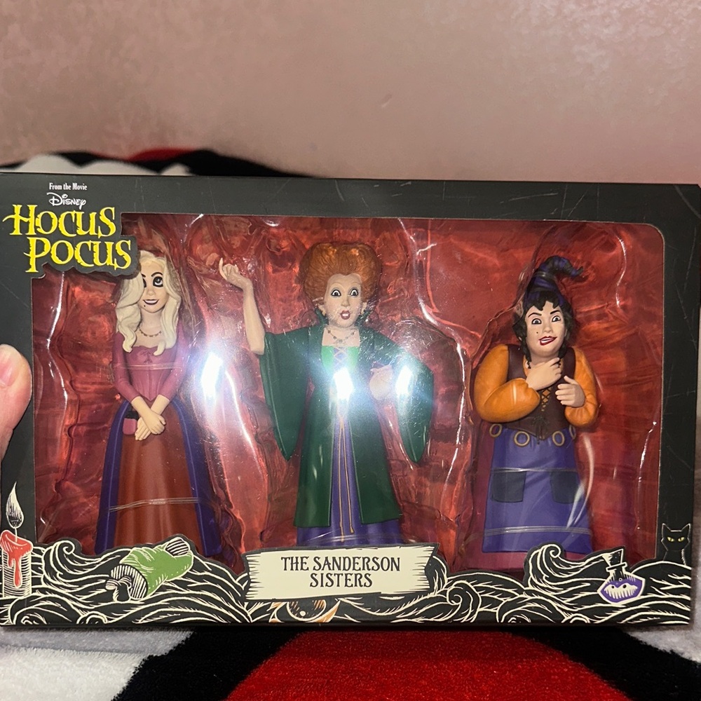 Disney Hocus Pocus Sanderson Sisters Figurines - Red, Green, Orange